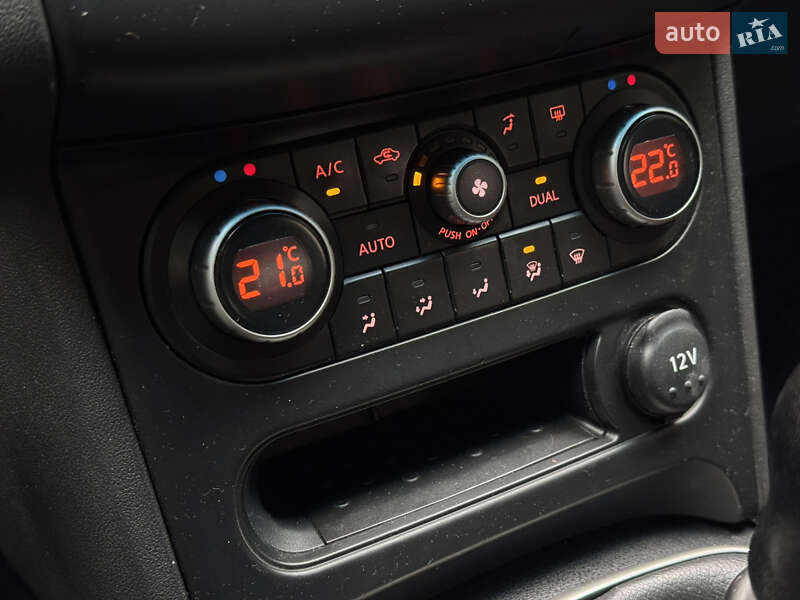 Позашляховик / Кросовер Nissan Qashqai 2012 в Києві