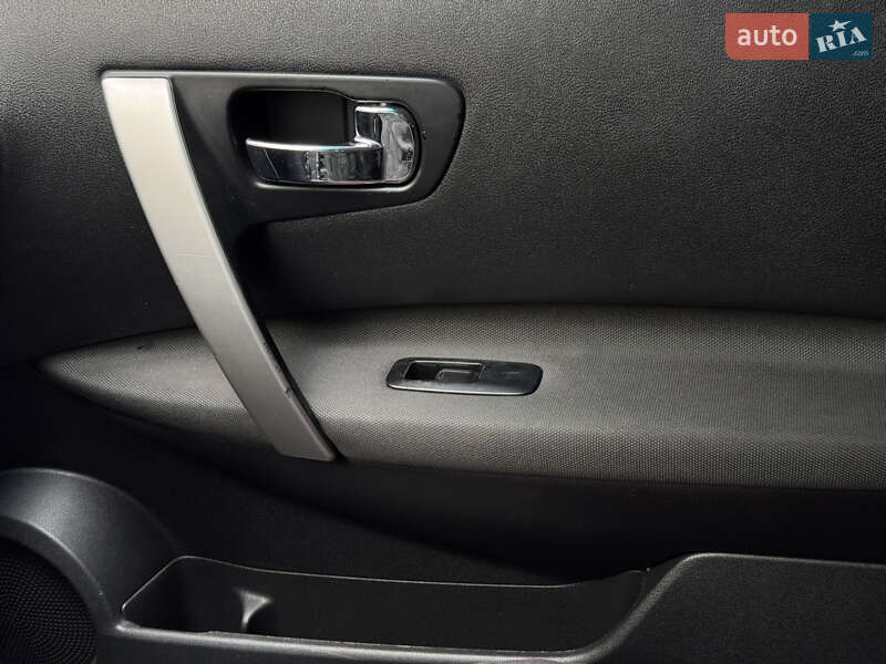 Позашляховик / Кросовер Nissan Qashqai 2012 в Києві