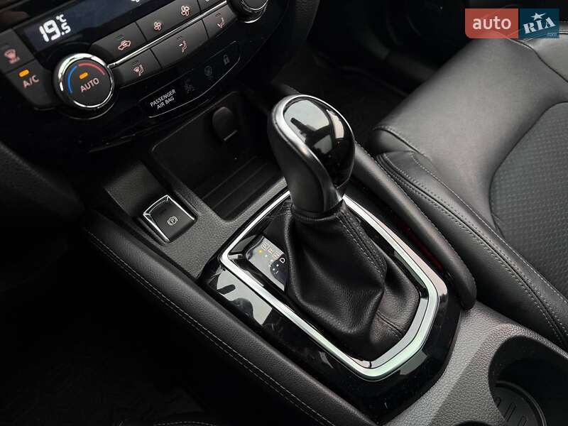 Внедорожник / Кроссовер Nissan Qashqai 2017 в Киеве