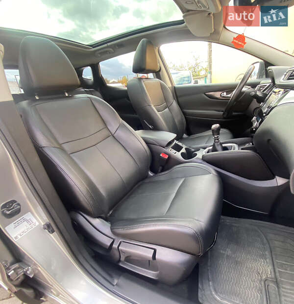 Внедорожник / Кроссовер Nissan Qashqai 2016 в Ровно