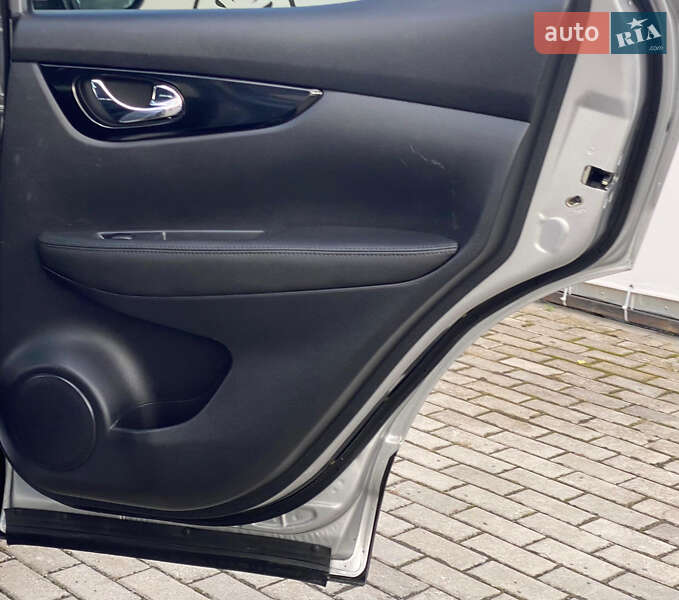 Внедорожник / Кроссовер Nissan Qashqai 2016 в Ровно