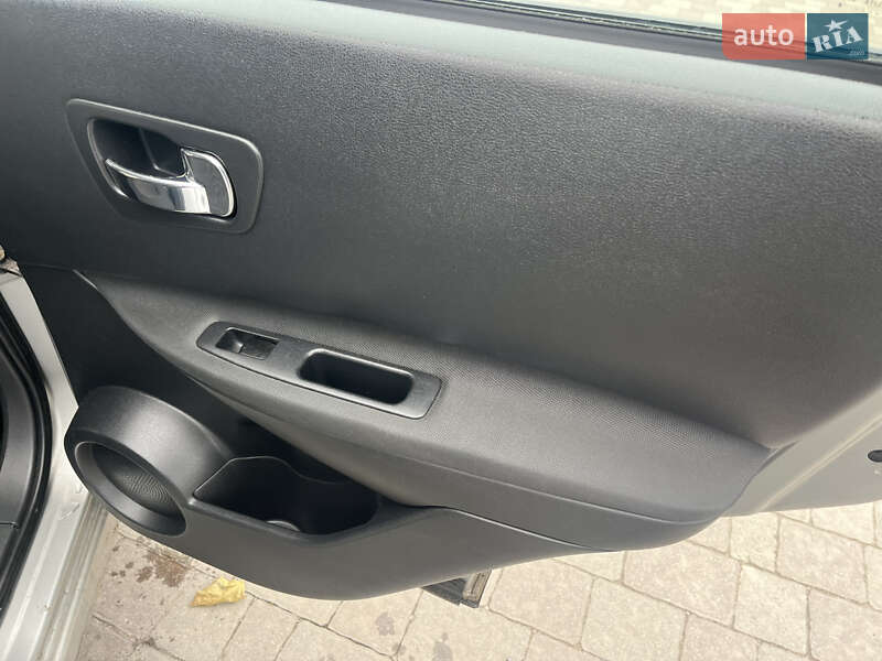 Внедорожник / Кроссовер Nissan Qashqai 2008 в Сарнах