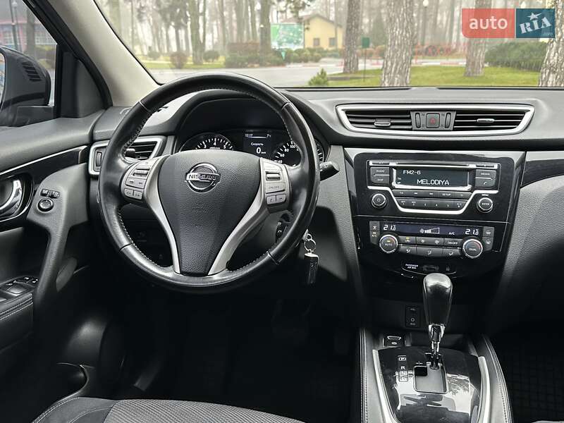 Внедорожник / Кроссовер Nissan Qashqai 2017 в Харькове