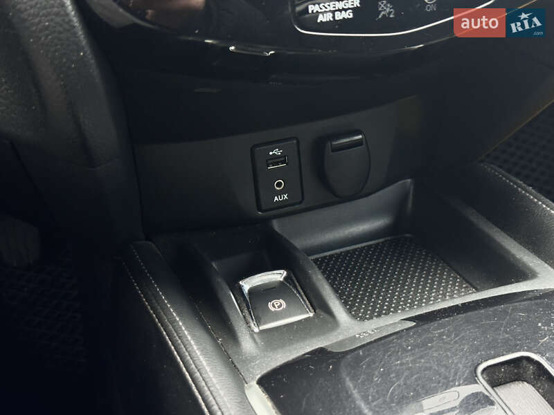 Позашляховик / Кросовер Nissan Qashqai 2015 в Києві