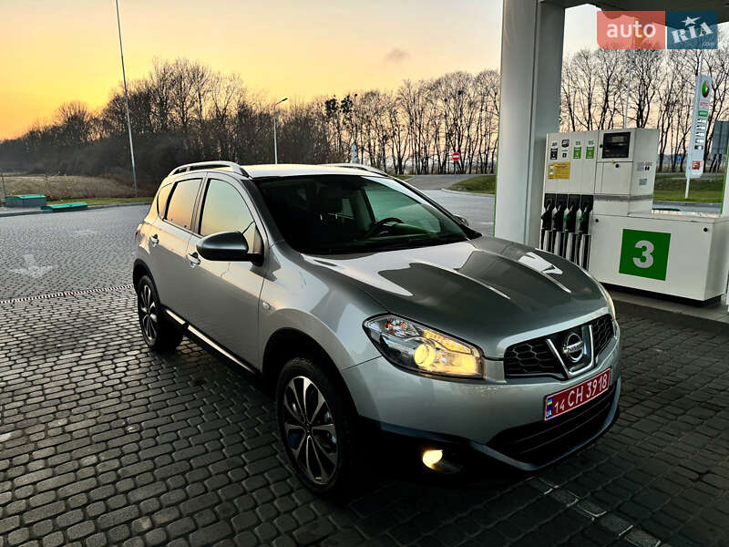 Позашляховик / Кросовер Nissan Qashqai 2012 в Стрию
