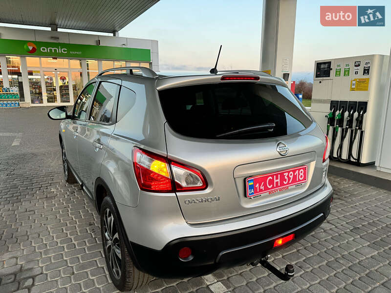 Позашляховик / Кросовер Nissan Qashqai 2012 в Стрию