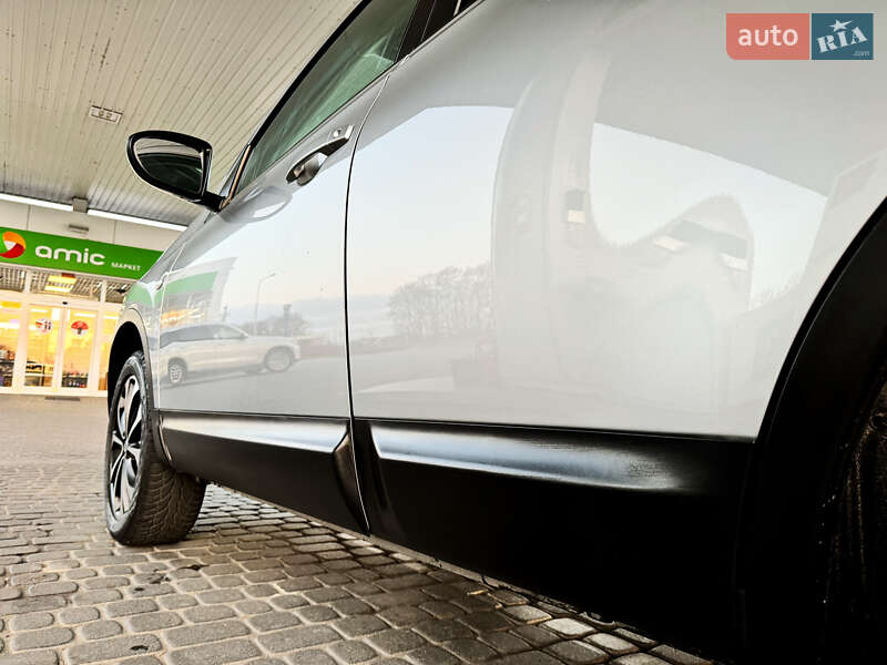 Позашляховик / Кросовер Nissan Qashqai 2012 в Стрию