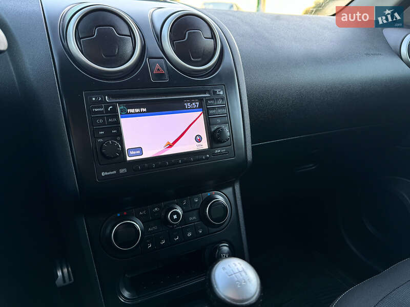 Позашляховик / Кросовер Nissan Qashqai 2012 в Стрию