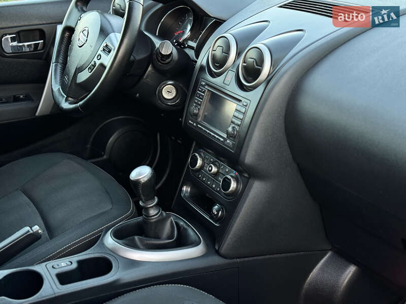 Позашляховик / Кросовер Nissan Qashqai 2012 в Стрию