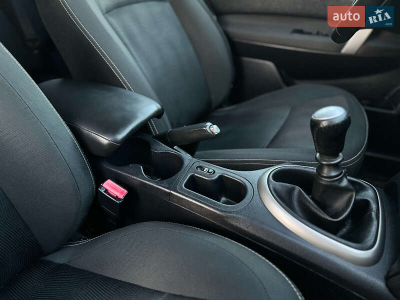 Позашляховик / Кросовер Nissan Qashqai 2012 в Стрию
