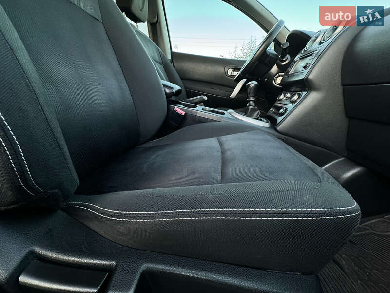 Позашляховик / Кросовер Nissan Qashqai 2012 в Стрию