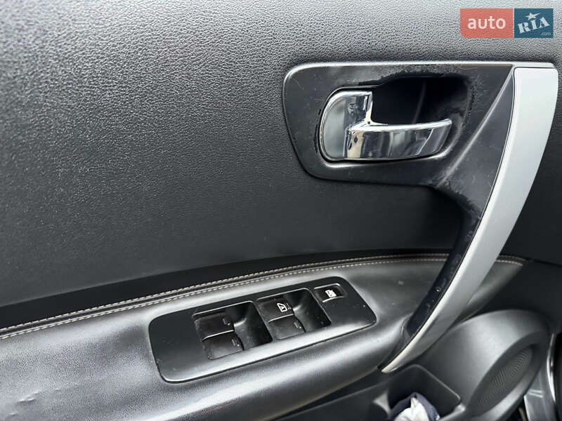 Позашляховик / Кросовер Nissan Qashqai 2008 в Києві