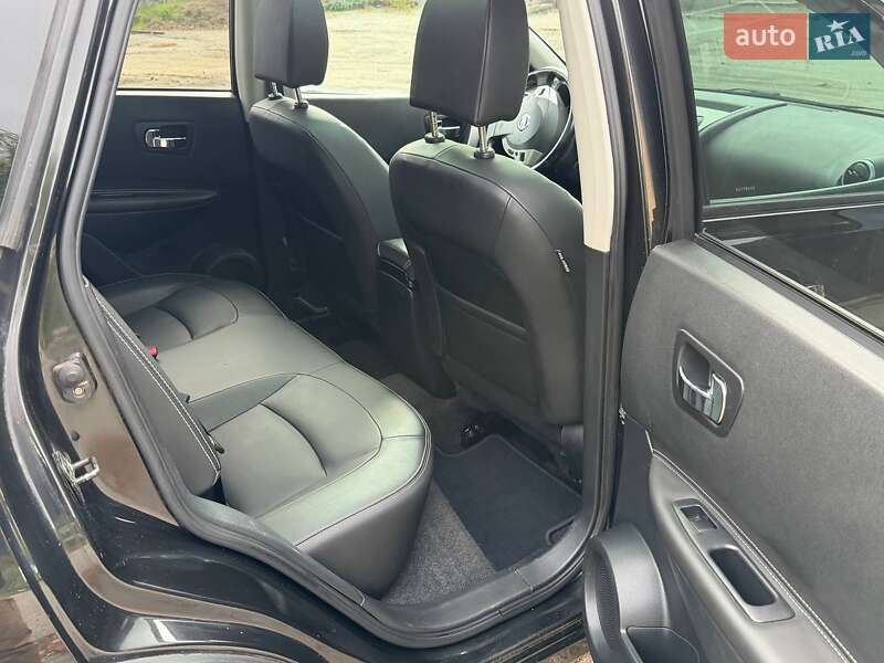 Позашляховик / Кросовер Nissan Qashqai 2011 в Черкасах фото 34 Позашляховик / Кросовер Nissan Qashqai 2011 в Черкасах