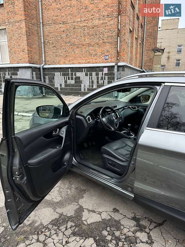 Позашляховик / Кросовер Nissan Qashqai 2014 в Сумах