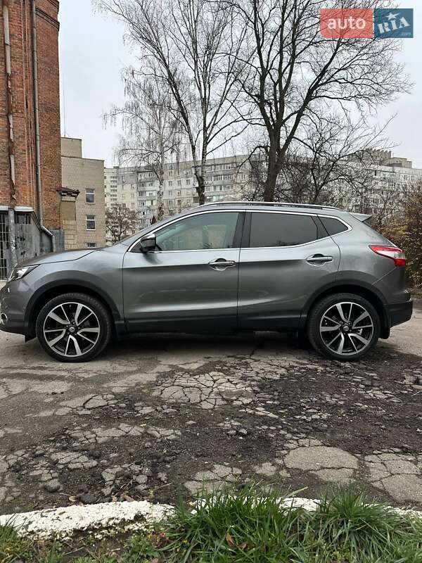 Позашляховик / Кросовер Nissan Qashqai 2014 в Сумах