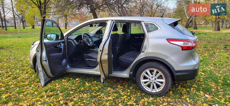 Внедорожник / Кроссовер Nissan Qashqai 2014 в Черкассах