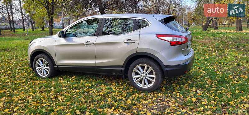 Внедорожник / Кроссовер Nissan Qashqai 2014 в Черкассах