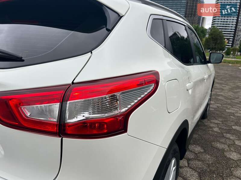 Внедорожник / Кроссовер Nissan Qashqai 2016 в Киеве