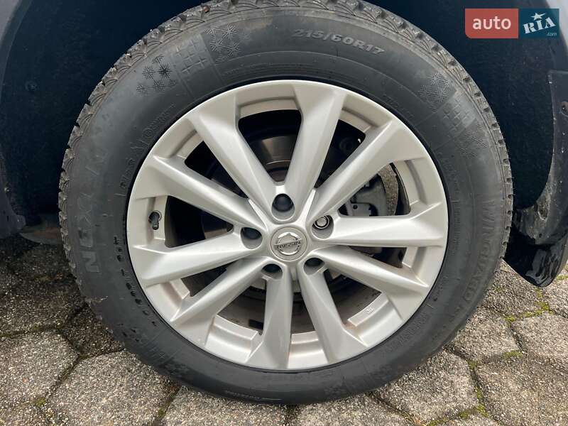 Внедорожник / Кроссовер Nissan Qashqai 2016 в Киеве