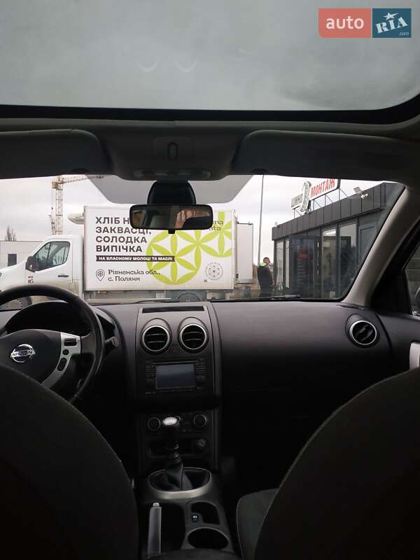 Позашляховик / Кросовер Nissan Qashqai 2011 в Рівному