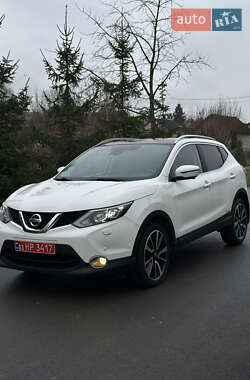 Позашляховик / Кросовер Nissan Qashqai 2015 в Дубні