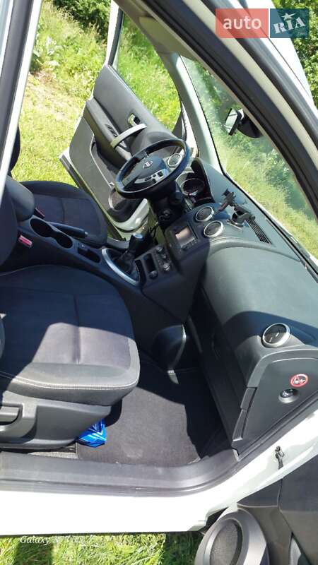 Позашляховик / Кросовер Nissan Qashqai 2012 в Чернівцях фото 27 Позашляховик / Кросовер Nissan Qashqai 2012 в Чернівцях