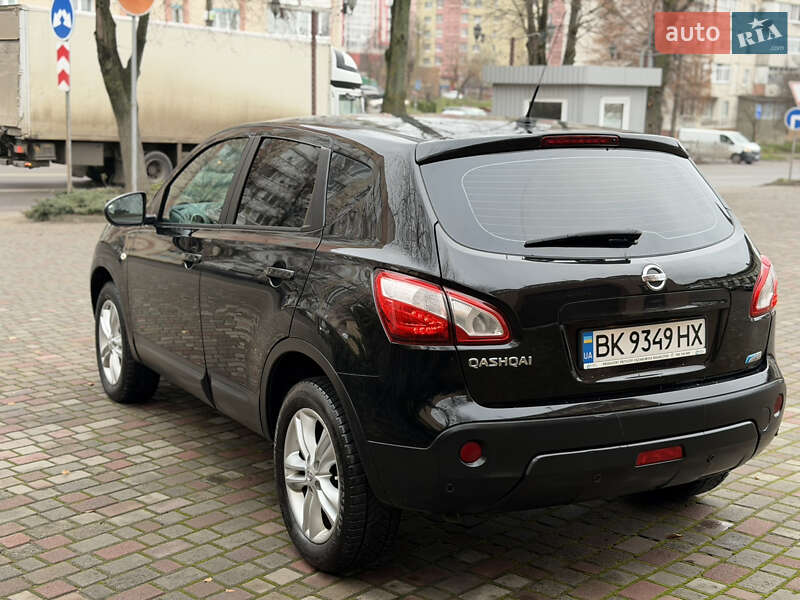 Внедорожник / Кроссовер Nissan Qashqai 2010 в Ровно