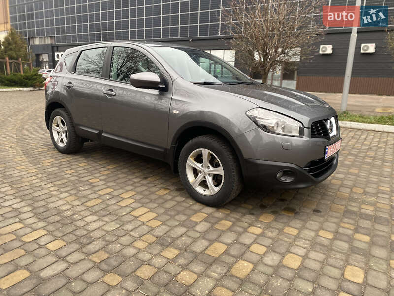 Позашляховик / Кросовер Nissan Qashqai 2011 в Луцьку