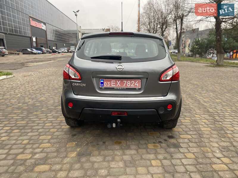 Позашляховик / Кросовер Nissan Qashqai 2011 в Луцьку