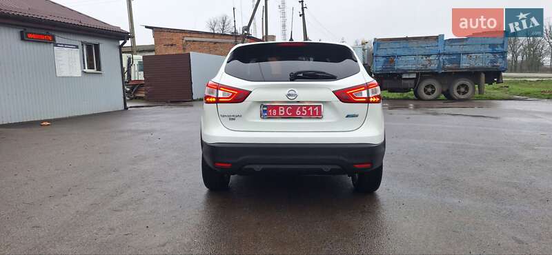 Внедорожник / Кроссовер Nissan Qashqai 2015 в Новоархангельске фото 7 Внедорожник / Кроссовер Nissan Qashqai 2015 в Новоархангельске