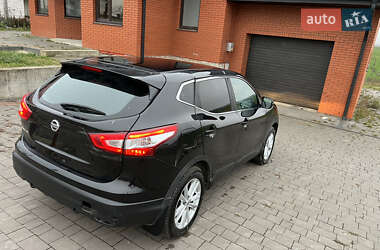 Позашляховик / Кросовер Nissan Qashqai 2016 в Рівному