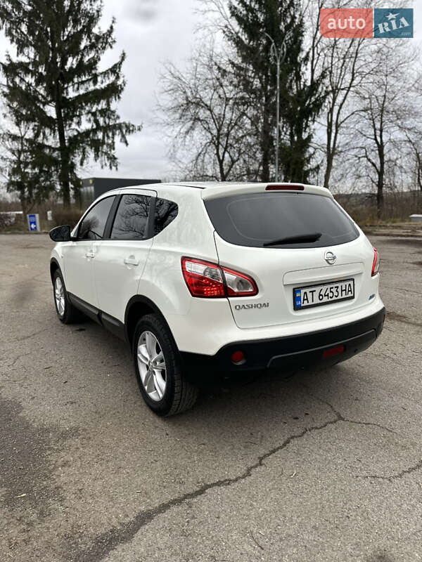 Внедорожник / Кроссовер Nissan Qashqai 2010 в Кицмани