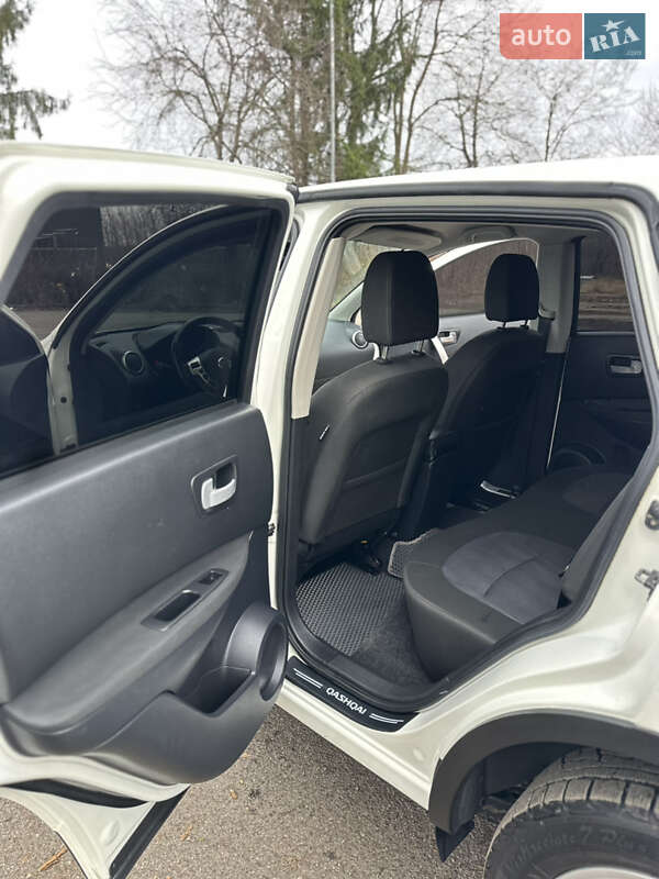 Внедорожник / Кроссовер Nissan Qashqai 2010 в Кицмани