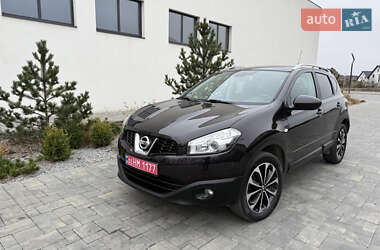 Позашляховик / Кросовер Nissan Qashqai 2011 в Луцьку
