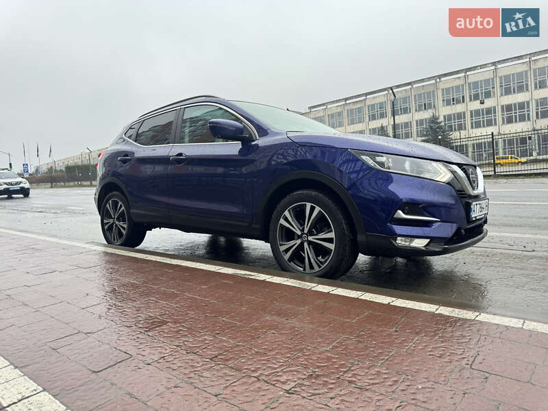 Внедорожник / Кроссовер Nissan Qashqai 2017 в Ивано-Франковске