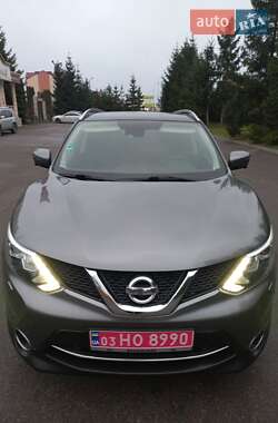 Внедорожник / Кроссовер Nissan Qashqai 2015 в Тернополе