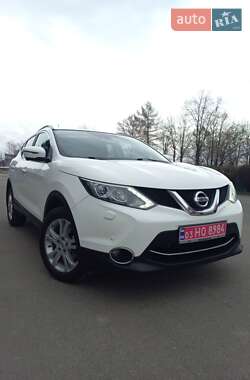 Внедорожник / Кроссовер Nissan Qashqai 2015 в Тернополе