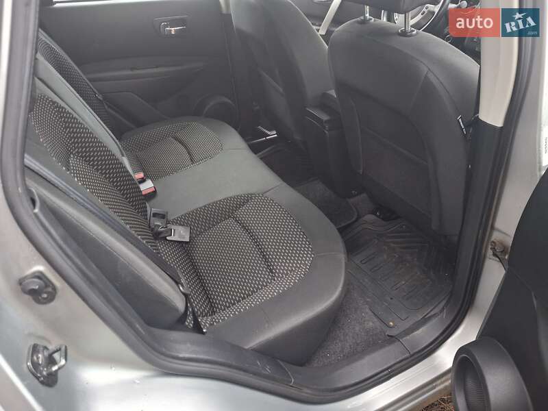 Внедорожник / Кроссовер Nissan Qashqai 2009 в Ромнах