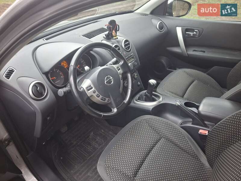 Внедорожник / Кроссовер Nissan Qashqai 2009 в Ромнах