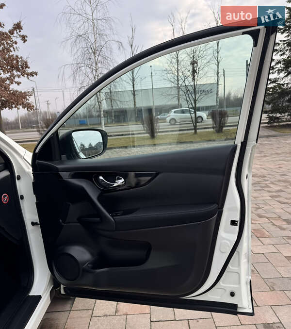 Внедорожник / Кроссовер Nissan Qashqai 2015 в Ивано-Франковске фото 31 Внедорожник / Кроссовер Nissan Qashqai 2015 в Ивано-Франковске