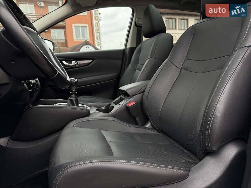 Позашляховик / Кросовер Nissan Qashqai 2015 в Стрию