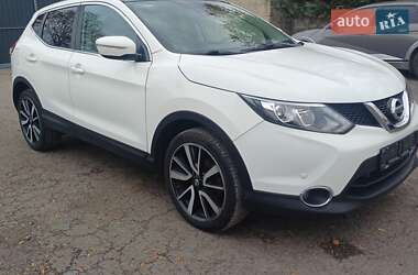 Позашляховик / Кросовер Nissan Qashqai 2015 в Рівному