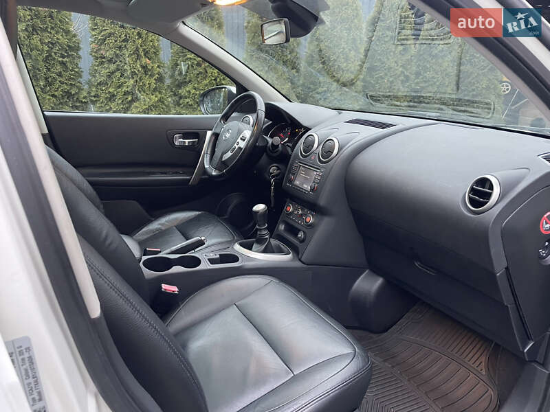 Внедорожник / Кроссовер Nissan Qashqai 2012 в Стрые