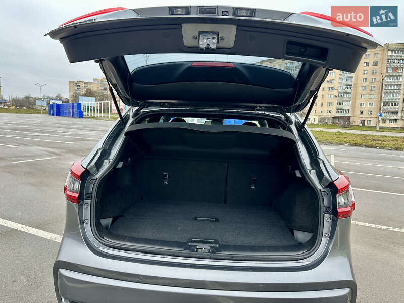 Внедорожник / Кроссовер Nissan Qashqai 2019 в Каменец-Подольском