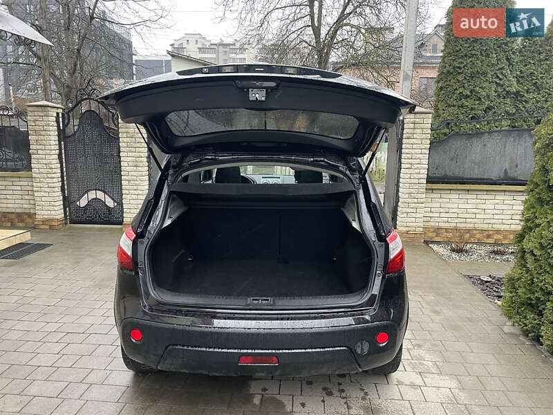 Внедорожник / Кроссовер Nissan Qashqai 2010 в Ивано-Франковске