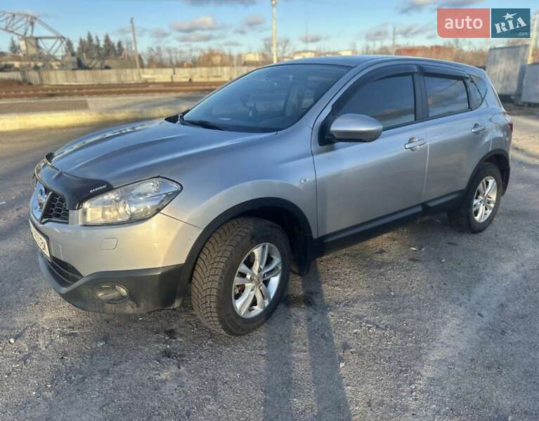 Позашляховик / Кросовер Nissan Qashqai 2011 в Охтирці
