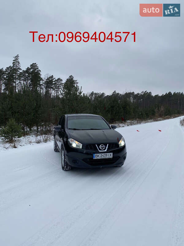 Внедорожник / Кроссовер Nissan Qashqai 2010 в Дубно