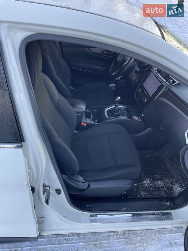 Внедорожник / Кроссовер Nissan Qashqai 2017 в Киеве