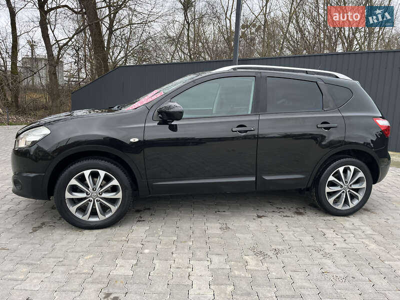Внедорожник / Кроссовер Nissan Qashqai 2011 в Черновцах