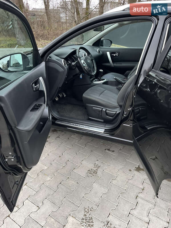 Внедорожник / Кроссовер Nissan Qashqai 2011 в Черновцах